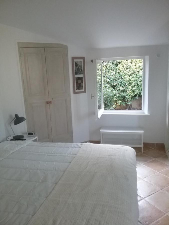 Une Chambre En Ville L'Isle-sur-la-Sorgue Luaran gambar